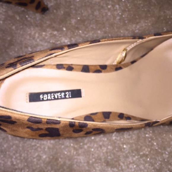 Cheetah Print heels - Picture 7 of 7